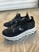 ON CLOUDSURFER PRETO/BRANCO na internet